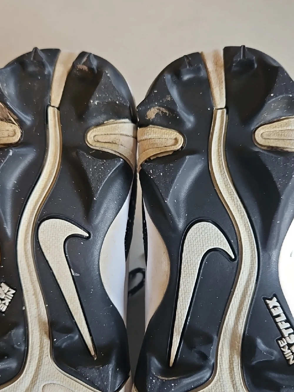 Nike Baseball Cleats - Picture 16 of 16